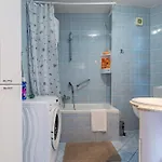 Di Di Taj With Large Balcony And Bbq * 자다르