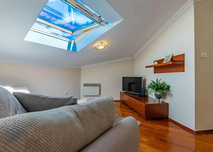 Di Di Taj With Large Balcony And Bbq Appartement *