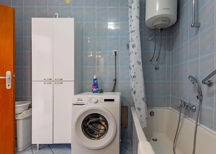 Di Di Taj With Large Balcony And Bbq Zadar