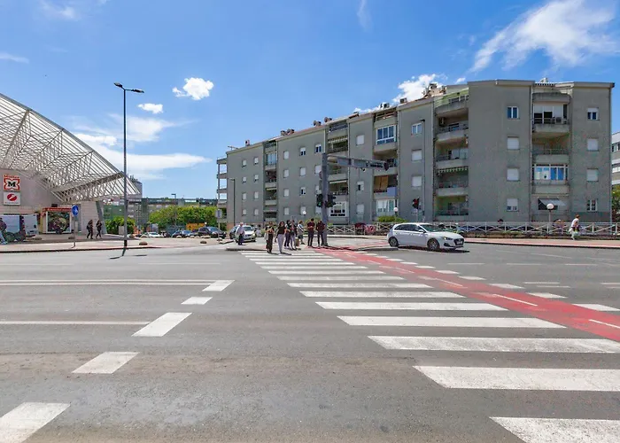 Di Di Taj With Large Balcony And Bbq