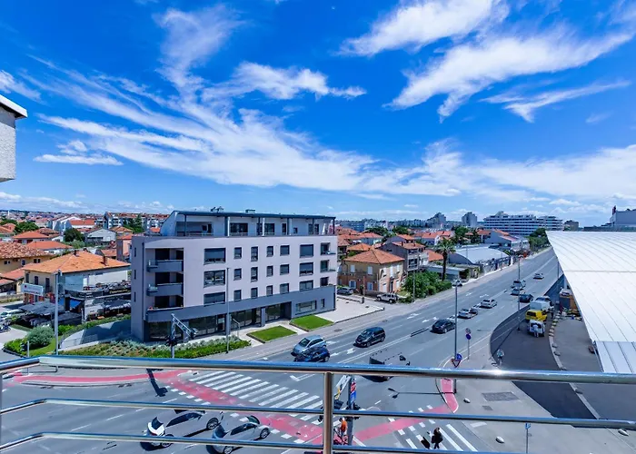 Di Di Taj With Large Balcony And Bbq *