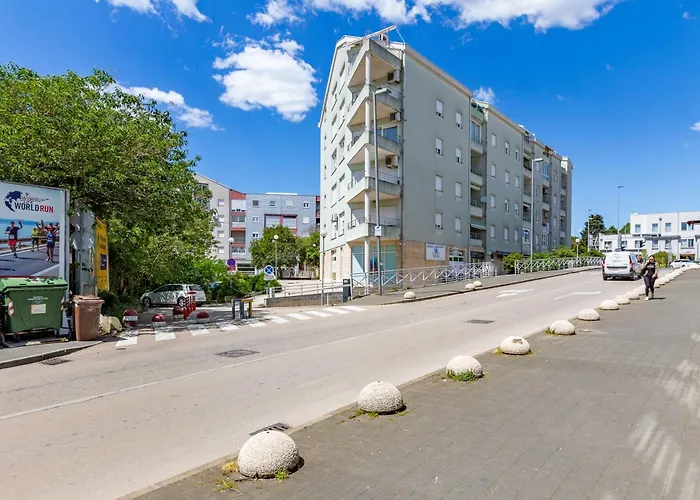 Di Di Taj With Large Balcony And Bbq Zadar