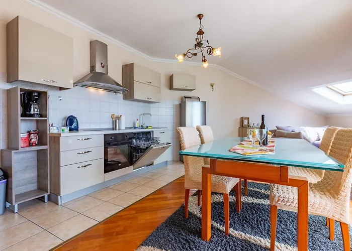 Di Di Taj With Large Balcony And Bbq Appartement